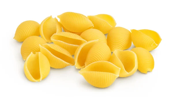 Conchiglie séchée non cuite. Pâtes écailles organiques crues isolées sur fond blanc avec chemin de coupe et pleine profondeur de champ — Photo