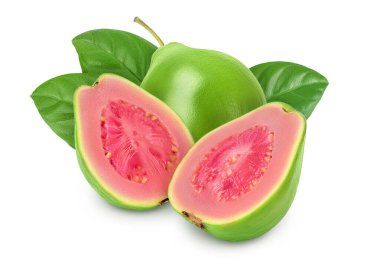Guava meyvesi kırpma yolu ve tam derinlik alan ile beyaz arkaplanda izole