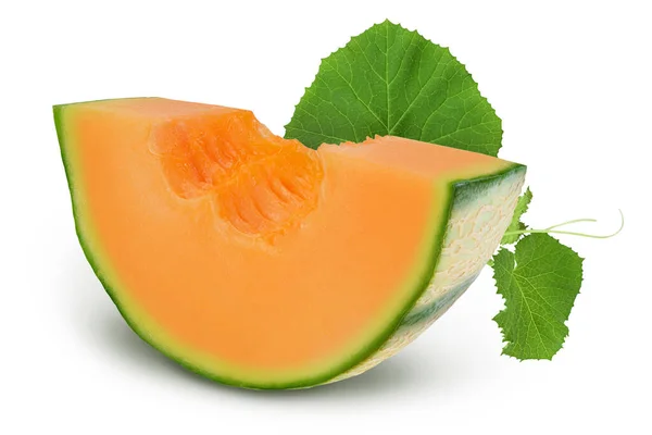 Cantaloupe Melone Stück isoliert auf weißem Hintergrund mit Clipping-Pfad und voller Schärfentiefe. — Stockfoto