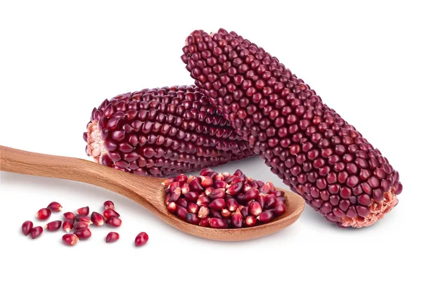 Фіолетова кукурудза або кукурудза ізольовані на білому тлі з відсічним контуром і повною глибиною різкості — стокове фото