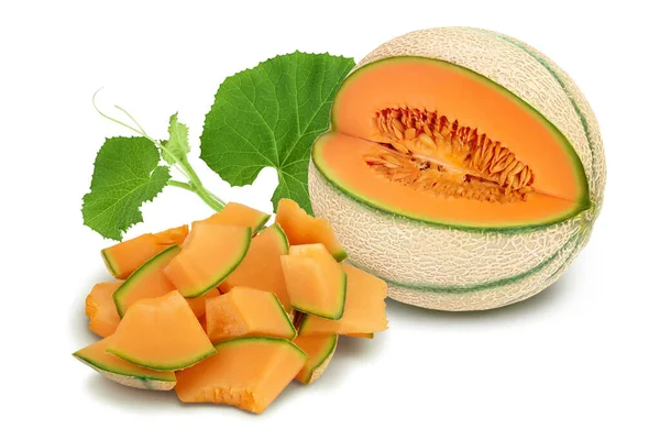 Kavun, kırpma yolu ve tam derinlik alan ile beyaz arkaplanda izole edildi,