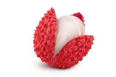 Lychee meyvesi kırpma yolu ve tam derinlik ile beyaz arkaplanda izole