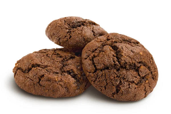 Beyaz zemin üzerinde izole çikolatalı kurabiyeler kırpma yolu ve tam derinlikte alan