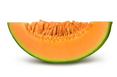 Kavun parçası beyaz arkaplanda tam derinlikte izole edilmiş.