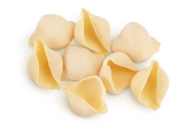 Beyaz arka planda izole edilmiş konşiglionili İtalyan makarnası. Üst Manzara. Düz yatıyordu.