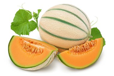 Kavun tam derinlikte beyaz arkaplanda izole edildi