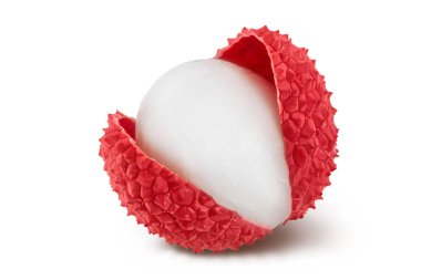 Liçi meyvesi beyaz arkaplanda tam derinlikte izole edilmiş..