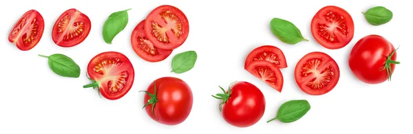 Tomatenschijfjes Met Basilicum Blad Geïsoleerd Witte Achtergrond Bovenaanzicht Met Kopieerruimte — Stockfoto