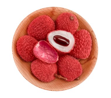 Tahta kasedeki liçi meyvesi beyaz arka planda izole edilmiş. Üst Manzara. Düz yatıyordu.