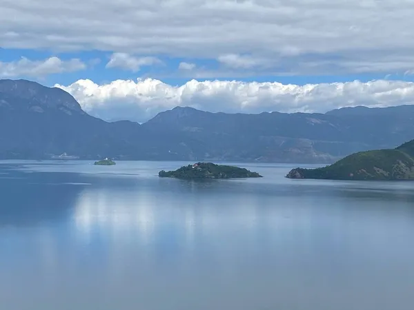 Lanskap Danau Pegunungan — Stok Foto