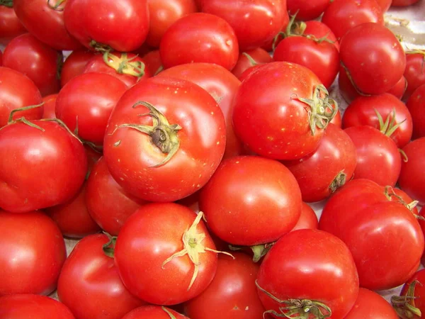 fresh tomatoes on the market