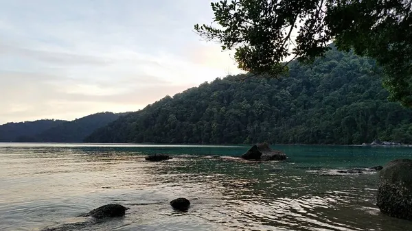 Pemandangan Indah Dengan Danau — Stok Foto