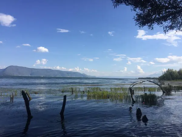 Pemandangan Danau Pegunungan — Stok Foto