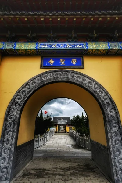 the forbidden city in the center of the palace of china