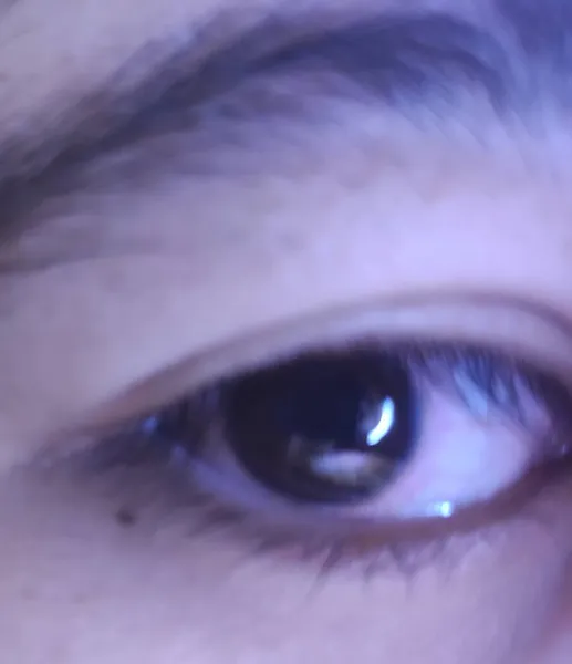 eye of a woman's eyes