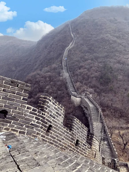 the great wall of the ancient city of china