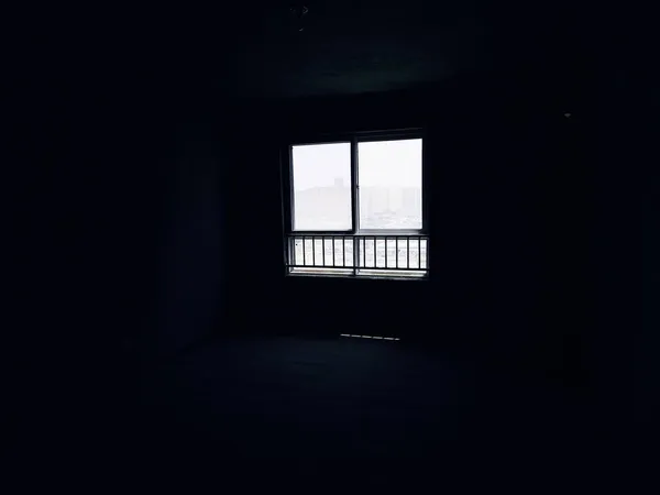 empty room with window and windows