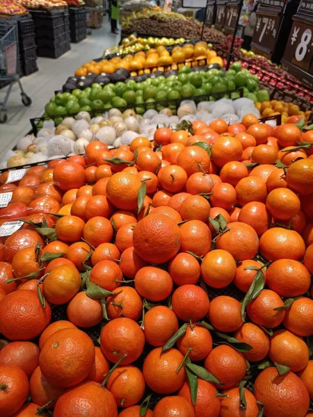 fresh organic oranges at market