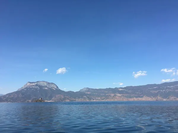 Pemandangan Indah Dari Danau — Stok Foto