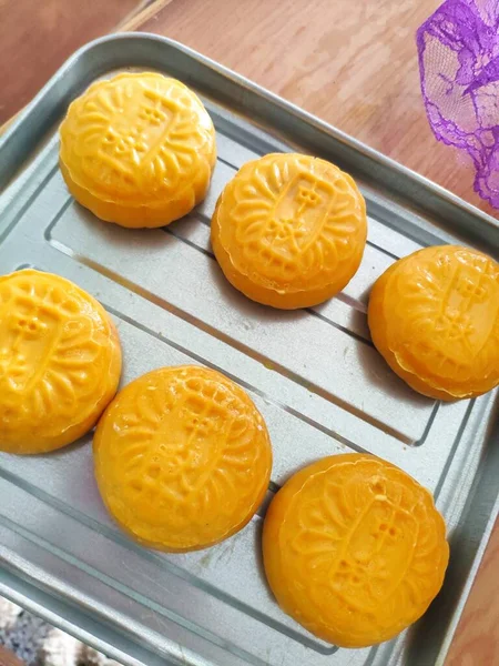 chinese moon cake with yellow and white