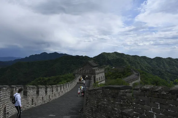 the great wall of the ancient city of china