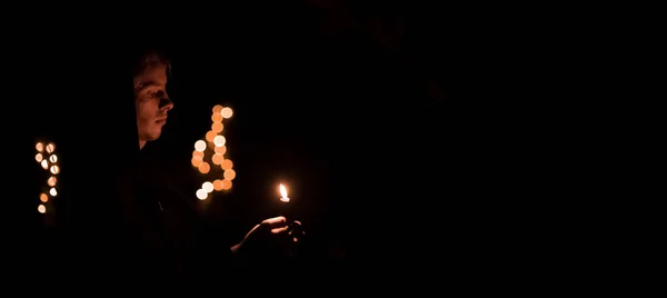 Katholizismus Spirituelle Kultur Jungen Porträt Mit Kerzenflamme Der Hand Für — Stockfoto