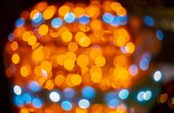 Lámparas Color Amarillo Azul Guirnalda Festiva Efecto Bokeh Iluminación Navidad — Foto de Stock