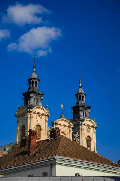 Katedralen Kyrka Torn Arkitektur Religion Byggnad Tak Ovanifrån Vertikal Fotografi — Stockfoto