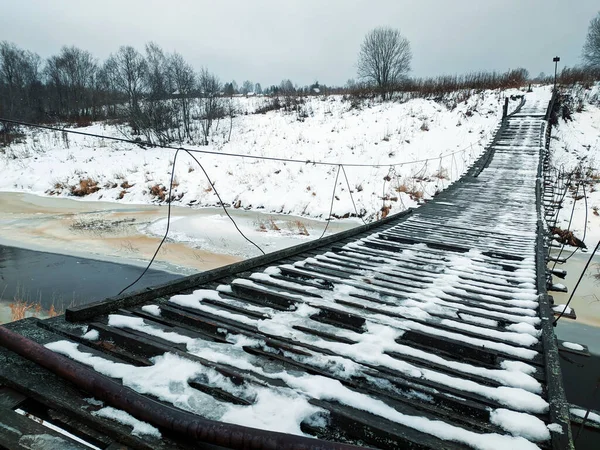 Suspension Wooden Bridge Frozen River Winter View River Bridge Wooden — Stock Photo, Image