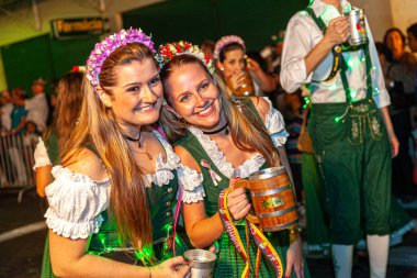 Blumenau, Santa Catarina, Brezilya: 10 Ekim 2021: Oktoberfest açılış töreni Blumenau, Santa Catarina.