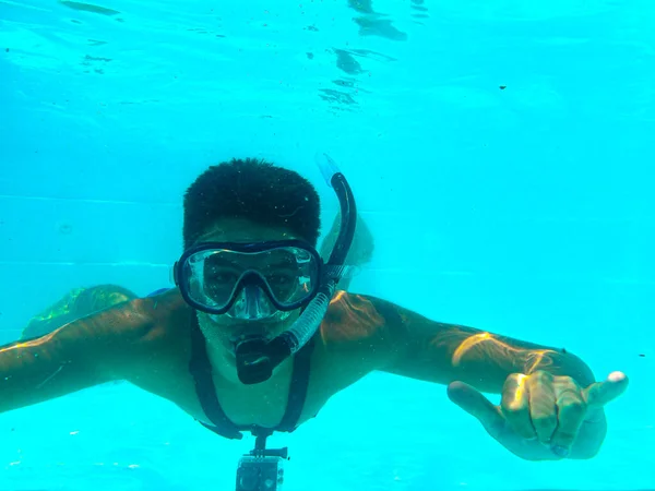 Young Man Diving Mask Snorkel Pool — Stock Photo, Image