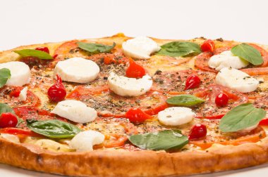 Pizza, dünyanın en çok tüketilen yiyeceklerinden biri, çok sayıda çeşidi ve çeşidi var, lezzetli, tatlı, fırında kızartılmış, vs..