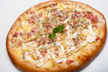 Pizza, dünyanın en çok tüketilen yiyeceklerinden biri, çok sayıda çeşidi ve çeşidi var, lezzetli, tatlı, fırında kızartılmış, vs...