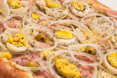 Pizza, dünyanın en çok tüketilen yiyeceklerinden biri, çok sayıda çeşidi ve çeşidi var, lezzetli, tatlı, fırında kızartılmış, vs...