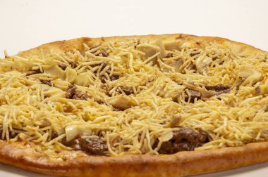 Pizza, dünyanın en çok tüketilen yiyeceklerinden biri, çok sayıda çeşidi ve çeşidi var, lezzetli, tatlı, fırında kızartılmış, vs...