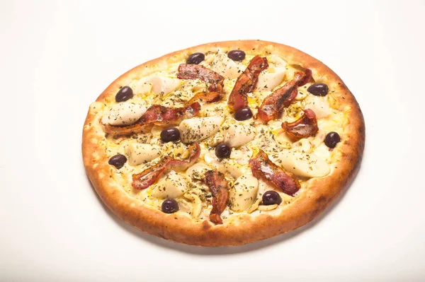 Pizza, dünyanın en çok tüketilen yiyeceklerinden biri, çok sayıda çeşidi ve çeşidi var, lezzetli, tatlı, fırında kızartılmış, vs...