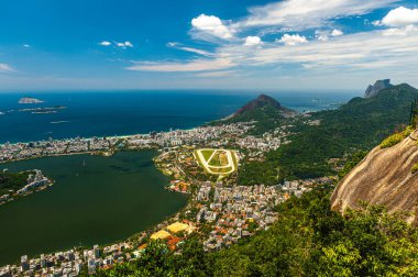 2015, 28 Aralık, Rio de Janeiro, Brezilya: Kurtarıcı İsa ve çevresi.