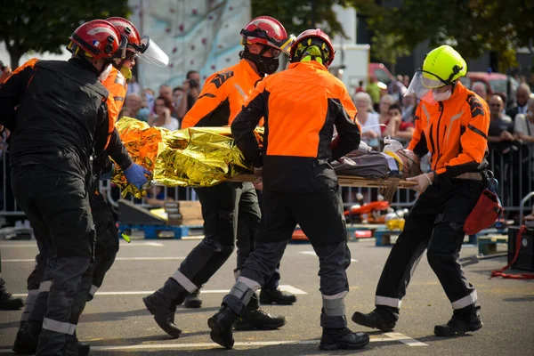 Intervence Hasičů Při Dopravní Nehodě Francii — Stock fotografie
