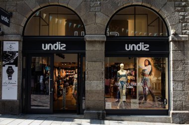 Eylül 2021 - Aziz Malo - Saint Malo 'nun Undiz dükkanına bakış