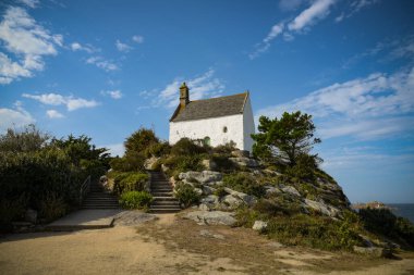 Fransa 'nın Roscoff kentindeki Bloscon Kalesi' ne bakın.