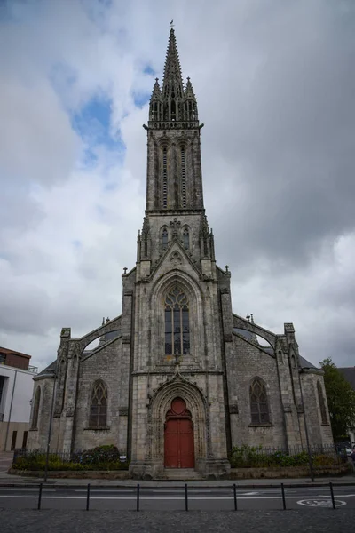 프랑스 브르타뉴의 피니스 교회를 바라봄 — 스톡 사진