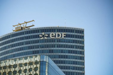 FEBRUARY 2022 - LA DEFENSE - FRANSA: EDF tabelasında görünüm