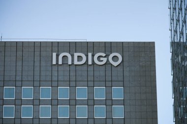 FEBRUARY 2022 - LA DEFENSE - FRANCE: Indigo tabelasında görünüm