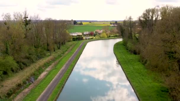 Aerial View Canal Loing French Village Genevraye — Vídeo de Stock