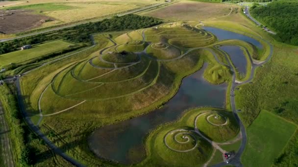 Aerial Bird Eye View Northumberlandia Huge Land Sculpture Shape Reclining — 비디오