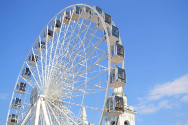 Barselona şehrinde dönme dolap