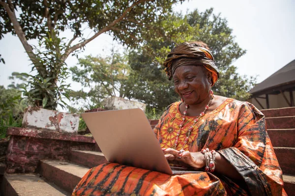 Year Old African Woman Uses Her Laptop Women Technology Concept — Stock Photo, Image