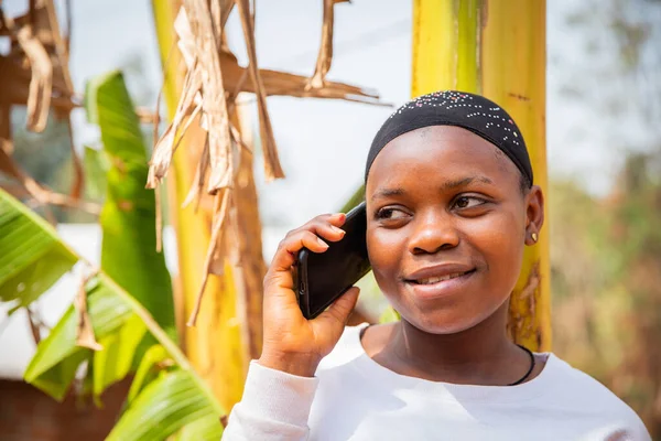Young African Teenager Makes Phone Call Her Smartphone — Stock Photo, Image