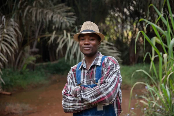 Portrait Farmer Posing Outdoors Folded Arms Smiling Successful African Businessman — Stock Photo, Image