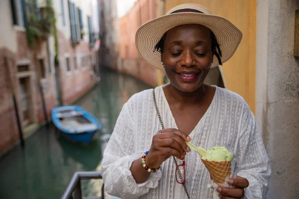 Lady Eats Ice Cream While Vacation Venice Italy Mature Tourist — Stok fotoğraf
